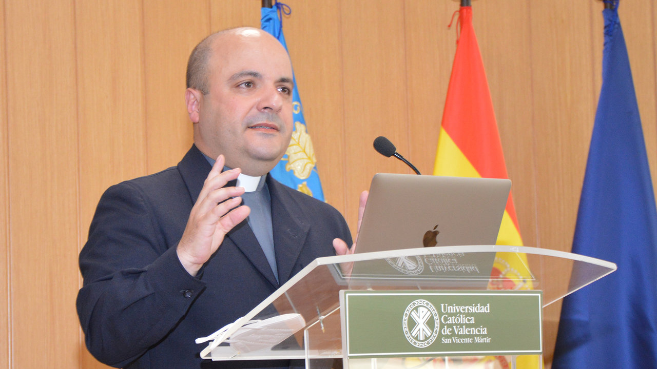 Carlos López Segovia, Asuntos Generales de la CEE.