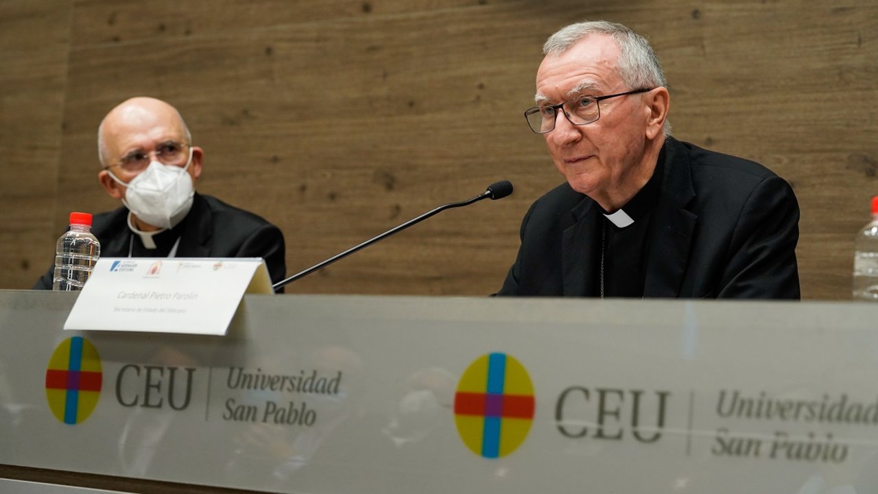 Cardenal Pietro Parolín y cardenal Carlos Osoro. 