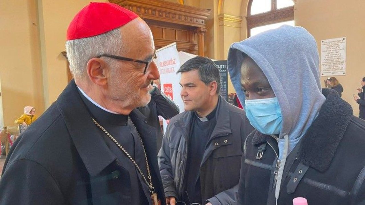 El cardenal Michael Czerny en Hungría de camino a Ucrania.