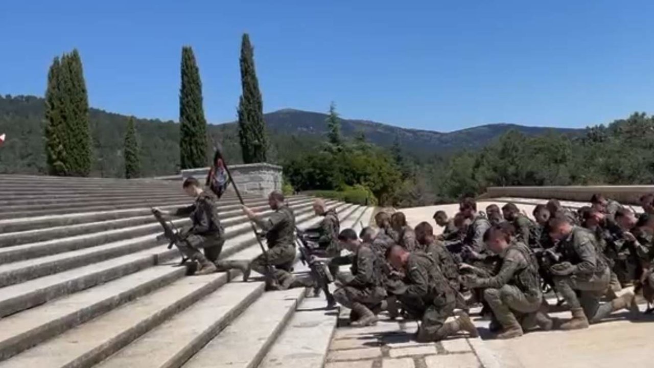 Militares en la explanada del Valle de los Caídos (Imagen- Ciudadanos de Uniforme).