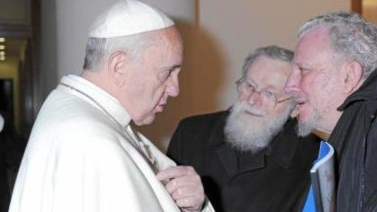 El papa Francisco con los iniciadores del Camino Neocatecumenal