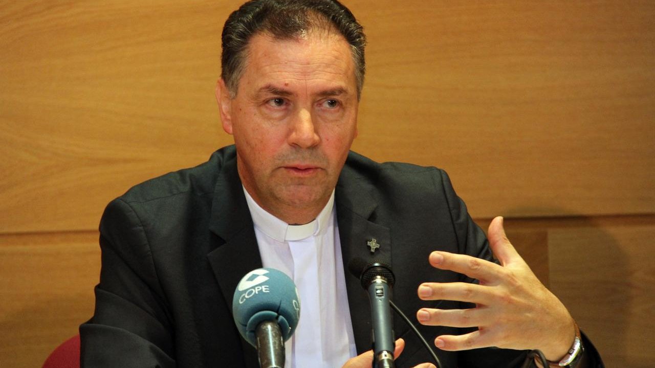 Ángel Fernández Artime, Rector Mayor de los Salesianos. 