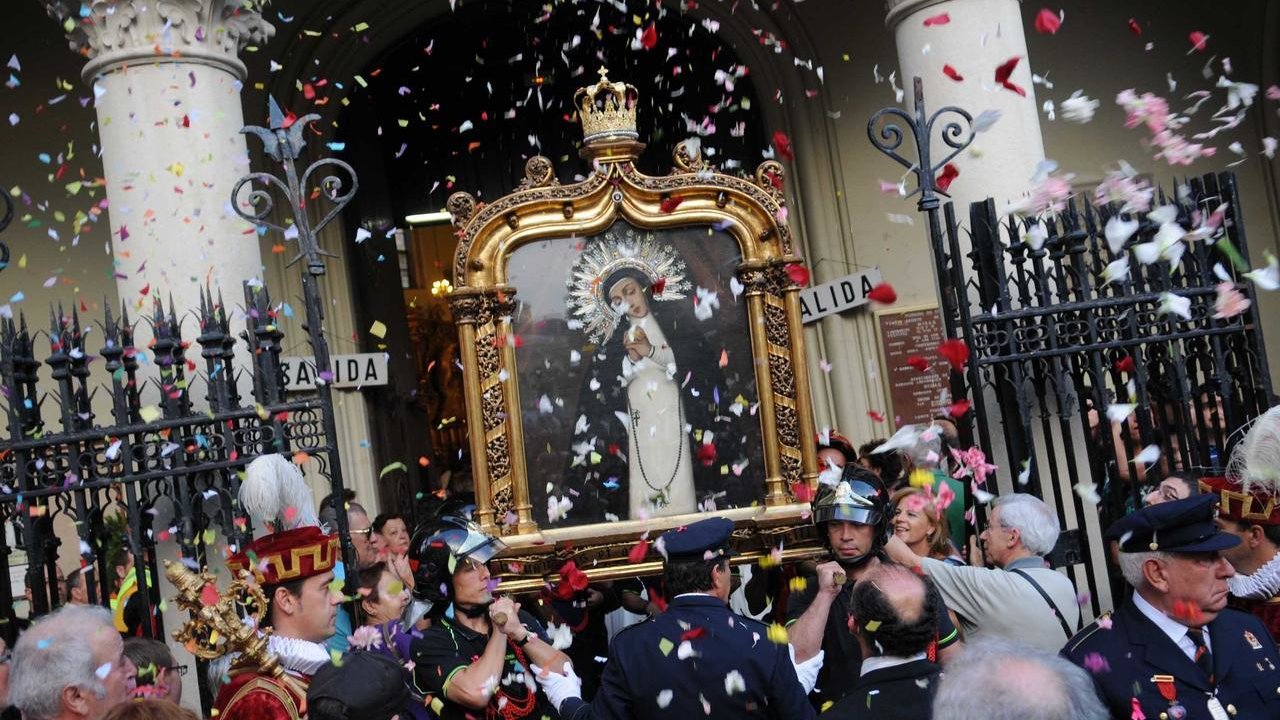 Procesión en la Fiesta de la Virgen de la Paloma.