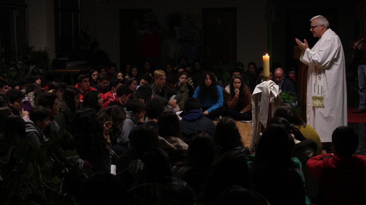 Una misa con jóvenes salesianos. 