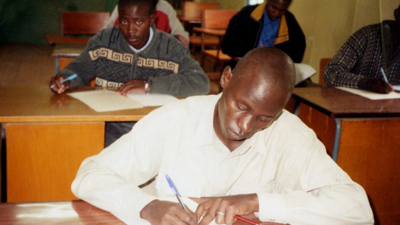 Jóvenes seminaristas de Kenia ayudados por la Obra Pontificia de San Pedro Apóstol. 