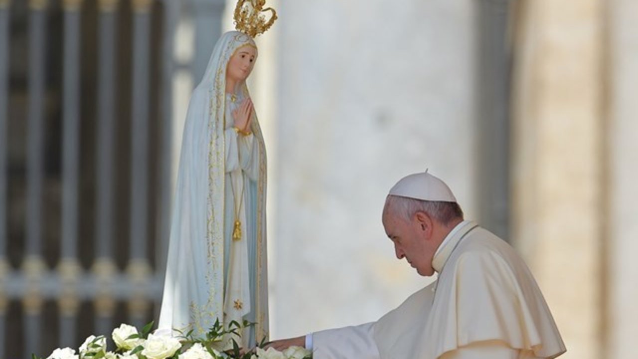 El Papa Francisco, durante su viaje apostólico a Fátima para canonizar a los pastorcitos. 