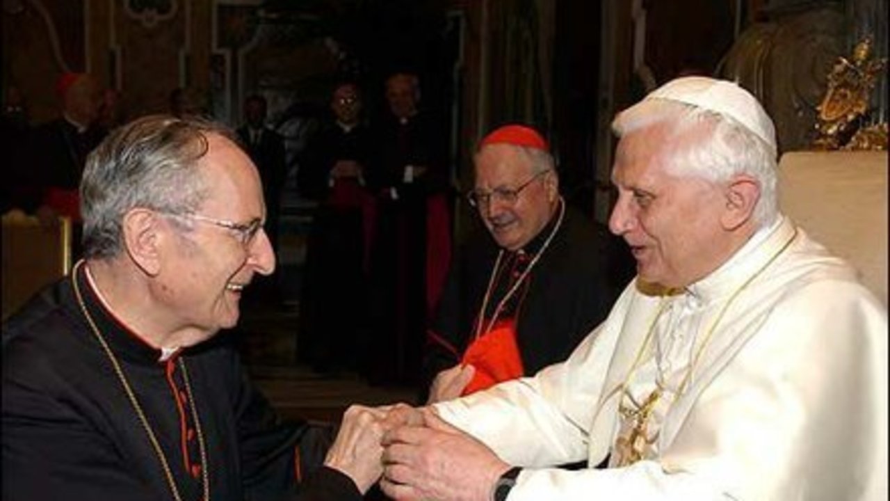 El Papa emérito Benedicto XVI y el cardenal alemán Joachim Meisner. 