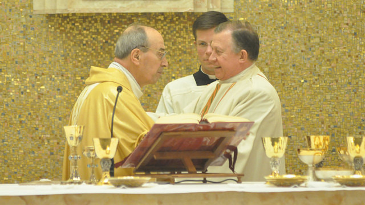 El cardenal Velasio de Paolis y Eduardo Robles-Gil, LC. 