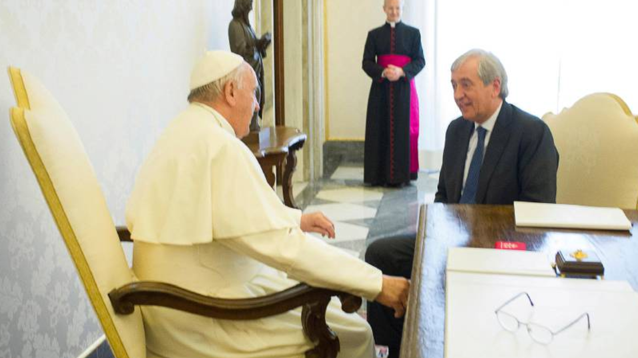 El Papa Francisco con Libero Milone. (L'Osservatore Romano). 
