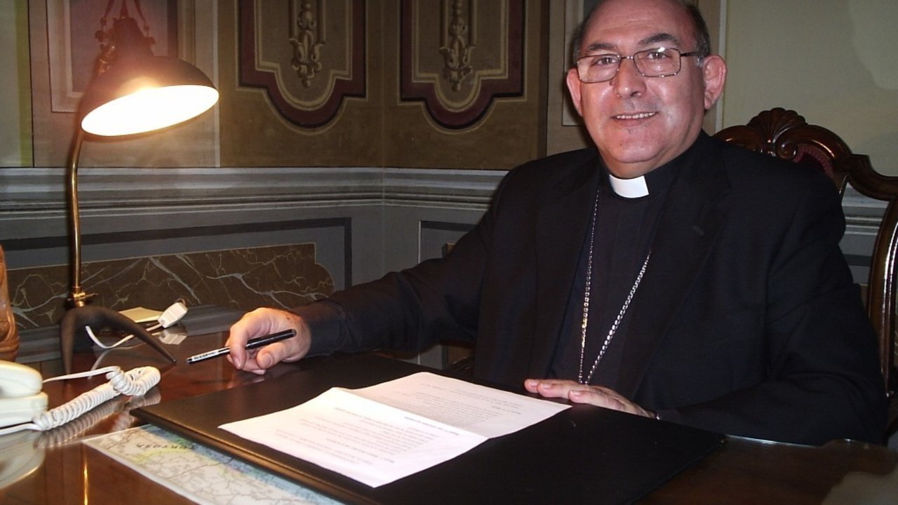 Monseñor Casimiro López Llorente. 