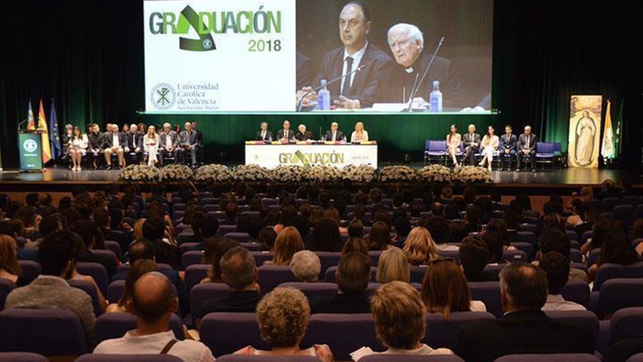 Acto de graduación en la Universidad Católica de Valencia. 