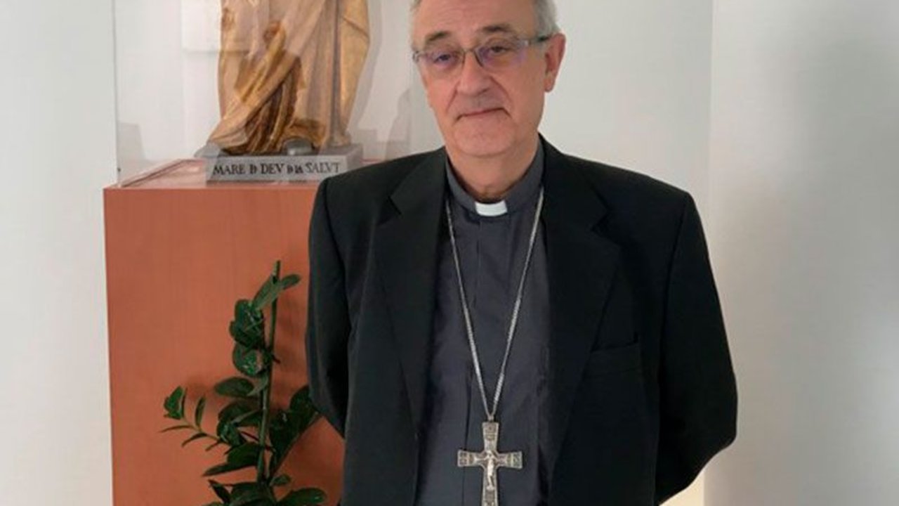 Mons. Salvador Cristau. 