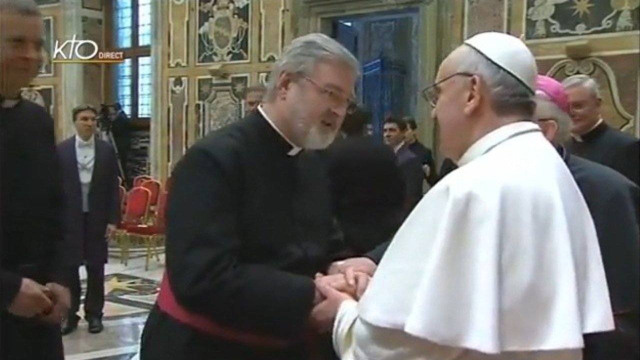 Jonathan Goodall con el Papa Francisco en 2013. 