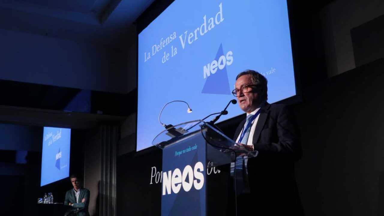 Ignacio Sánchez Cámara en la presentación de NEOS. 