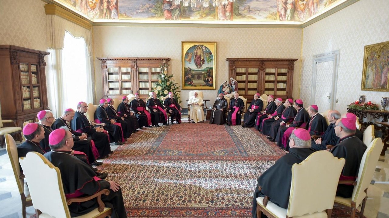 El Papa y el primer grupo de Obispos de España en visita ad Limina. Vatican News.