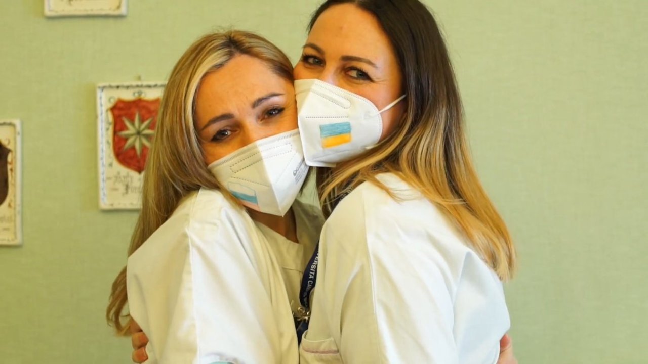 Enfermeras rusa y ucraniana. Fuente: Rome Reports.