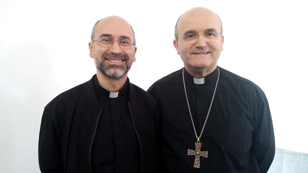El sacerdote Óscar García Mulet autor del libro "Crecer como niños, crecer como niñas" con prólogo de Mons. Munilla.