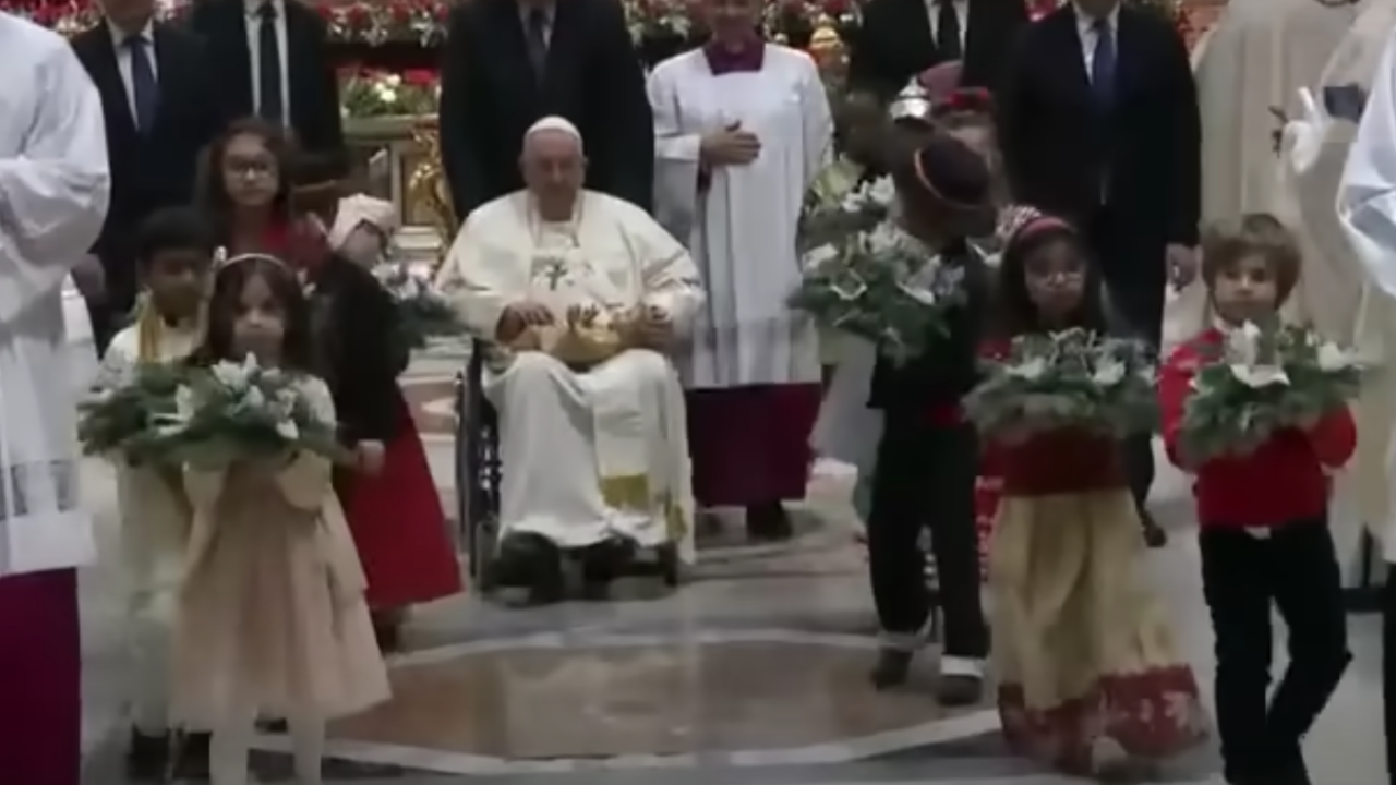 El Papa Francisco en la Misa de Nochebuena.