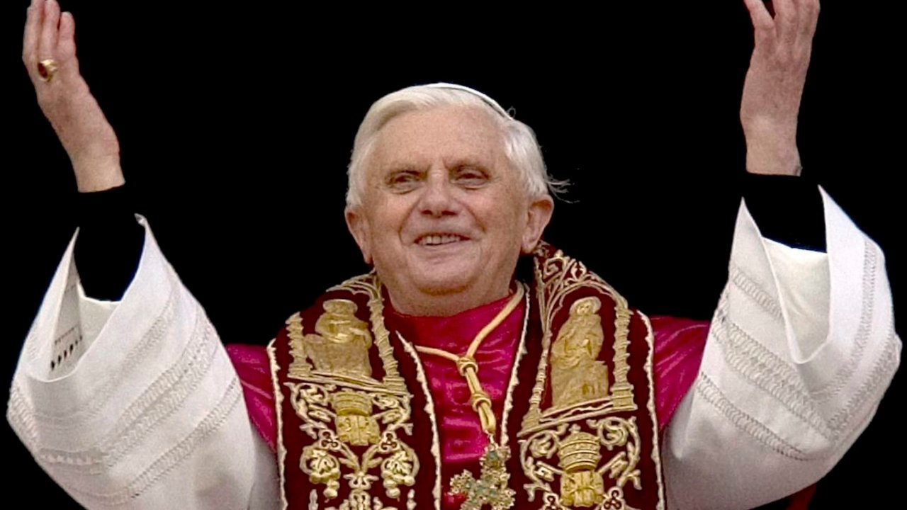Benedicto XVI el día de su elección como Papa. 