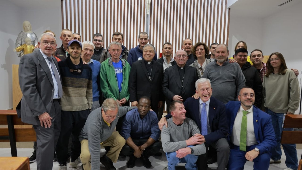 El Nuncio inaugura la Casa de Acogida de Cáritas en Villarreal  para 36 personas sin hogar.
