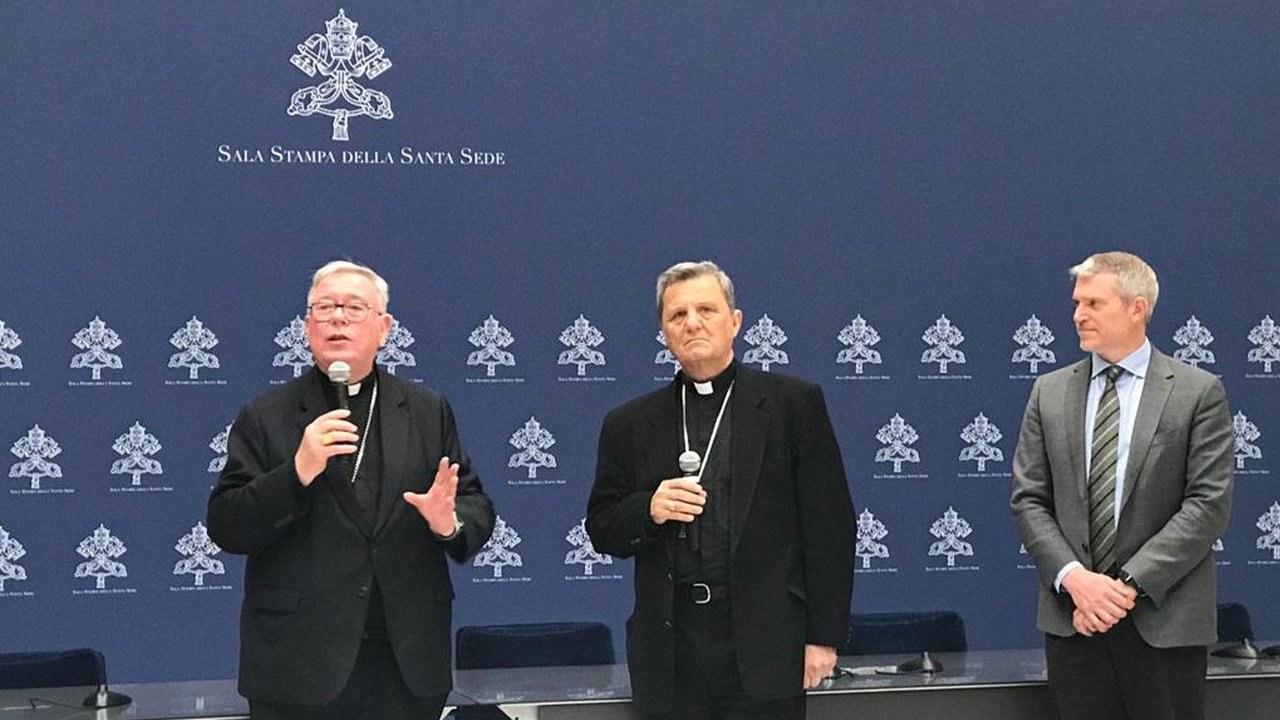Los Cardenales Mario Grech y Jean-Claude Hollerich, Secretario General y Relator General del Sínodo