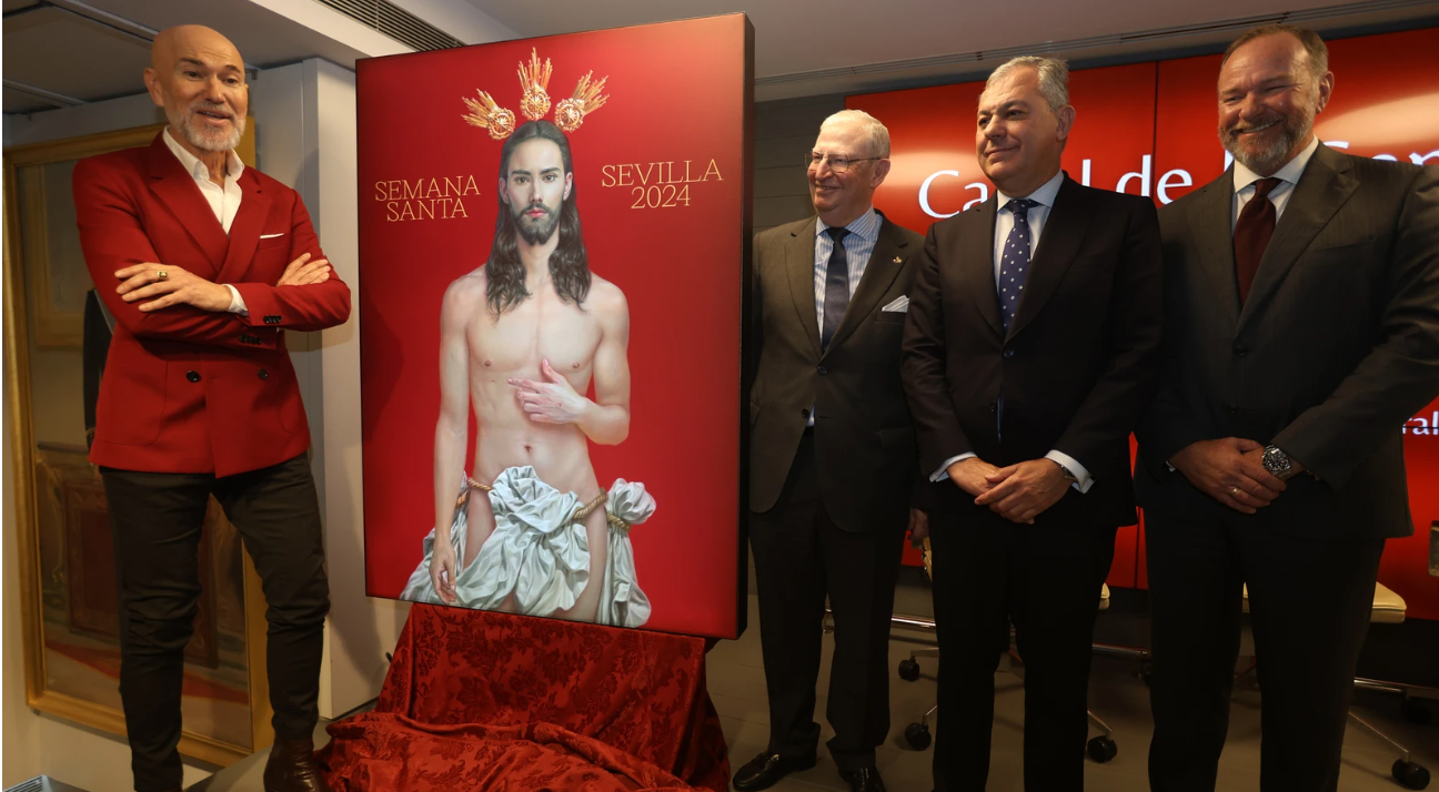 El autor, Salustiano, posa junto al cartel anunciador de la Semana Santa de Sevilla 2024 y a las autoridades presentes en el acto. Europa Press