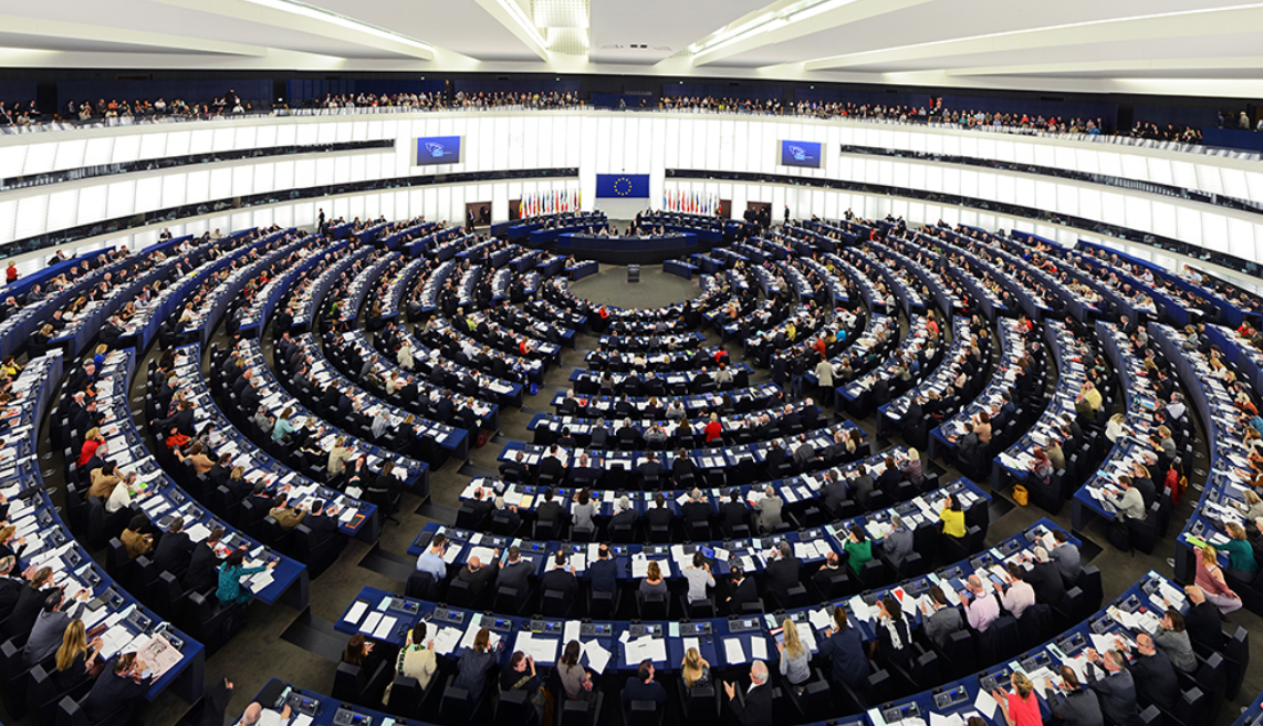 Sala de plenos del Parlamento Europeo en Estrasburgo. (Foto: Ikars/Shutterstock).